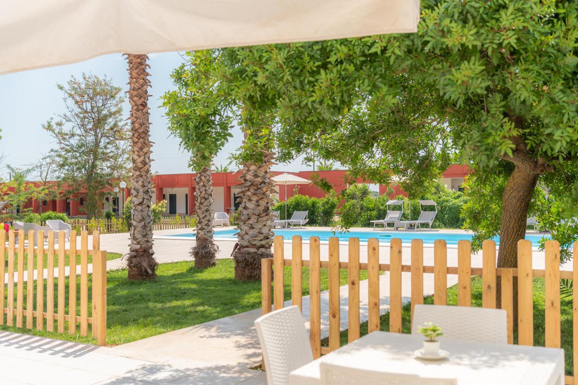 Hotel Le Muse Carpignano Salentino Exterior foto