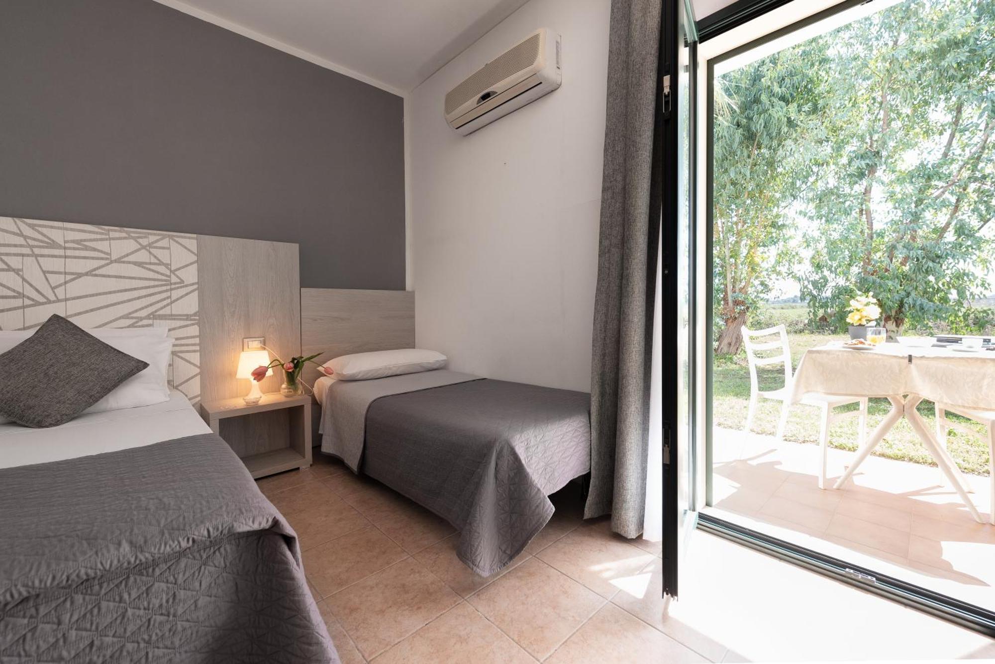 Hotel Le Muse Carpignano Salentino Exterior foto